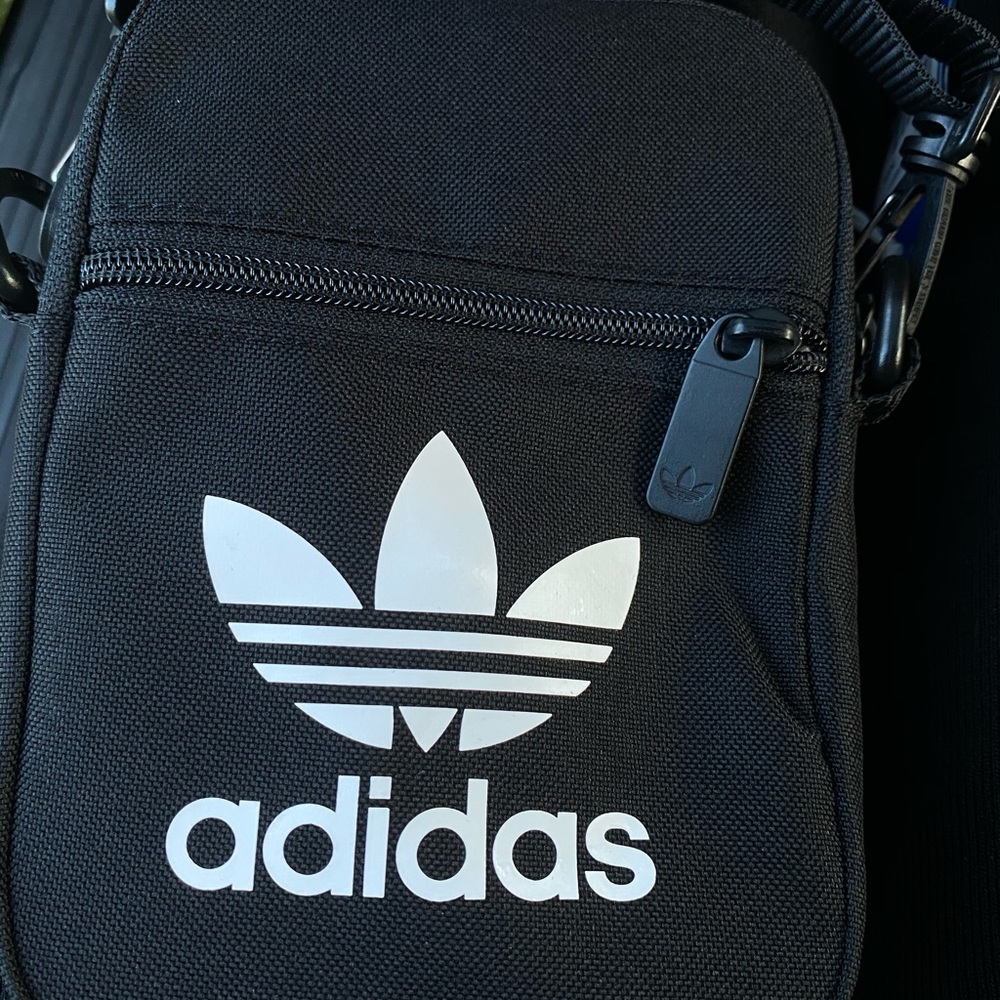 Addias Crossbody bag